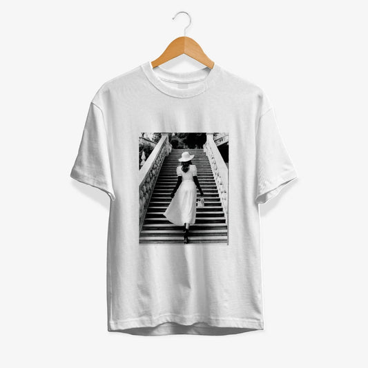 T-Shirt - Timeless Elegance - heyvidashop
